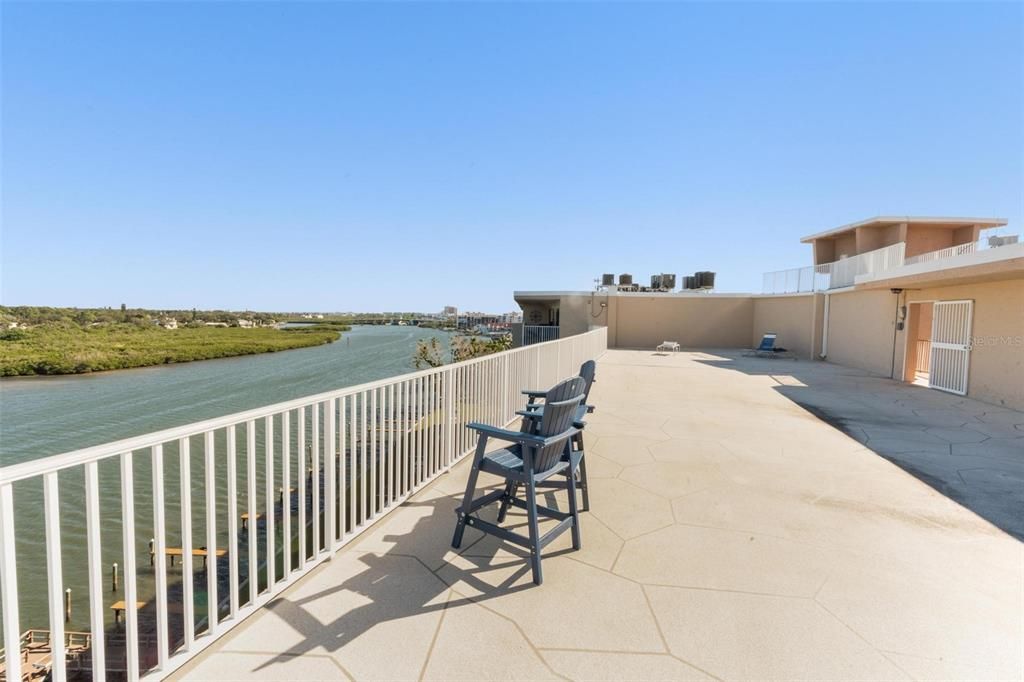 На продажу: $455,000 (2 спален, 2 ванн, 1050 Квадратных фут)