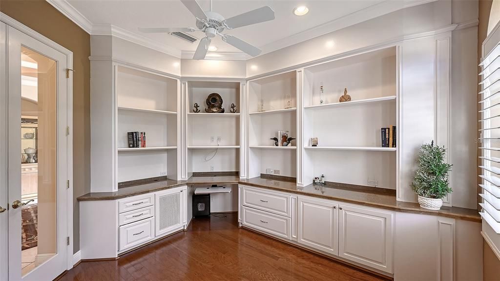 Active With Contract: $550,000 (3 beds, 2 baths, 2411 Square Feet)