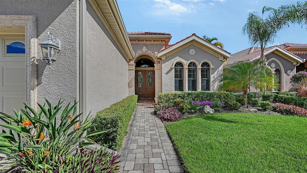 Active With Contract: $550,000 (3 beds, 2 baths, 2411 Square Feet)