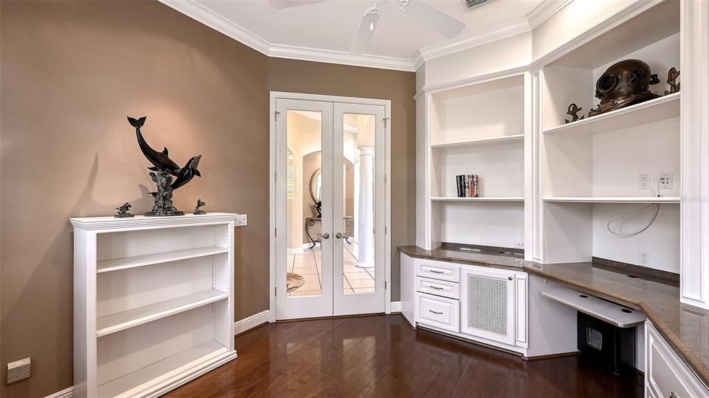 Active With Contract: $550,000 (3 beds, 2 baths, 2411 Square Feet)