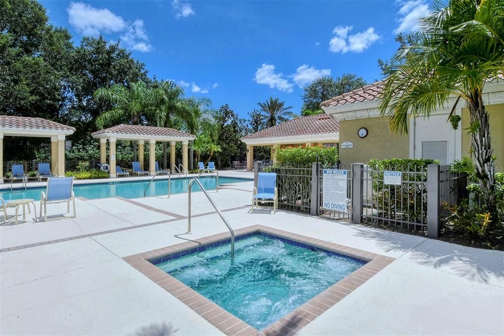 Active With Contract: $550,000 (3 beds, 2 baths, 2411 Square Feet)