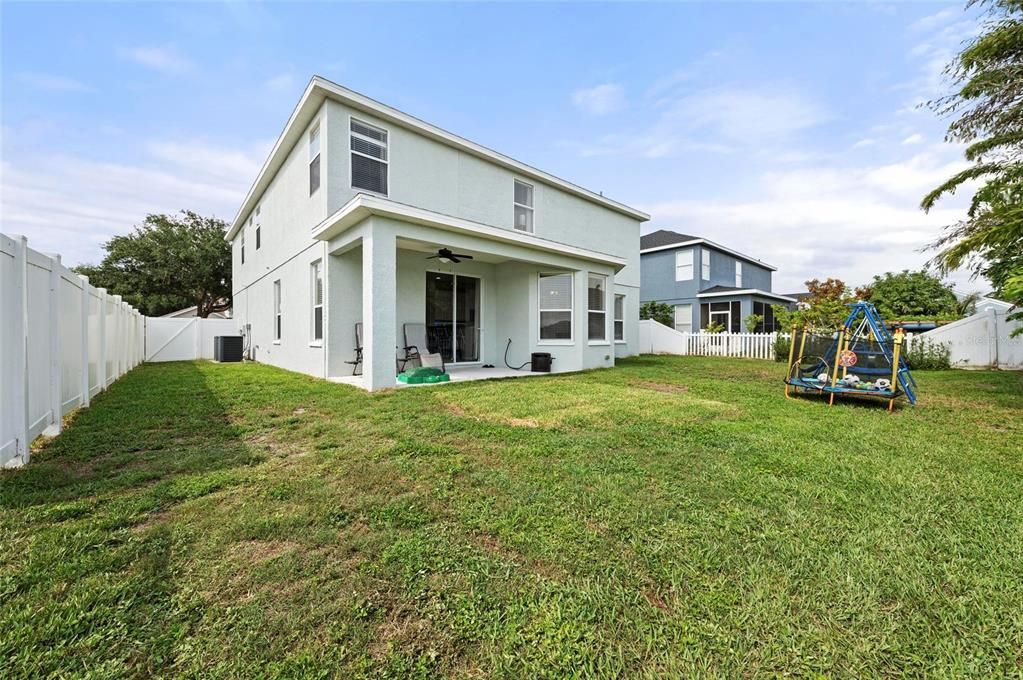 For Sale: $539,000 (5 beds, 2 baths, 2761 Square Feet)