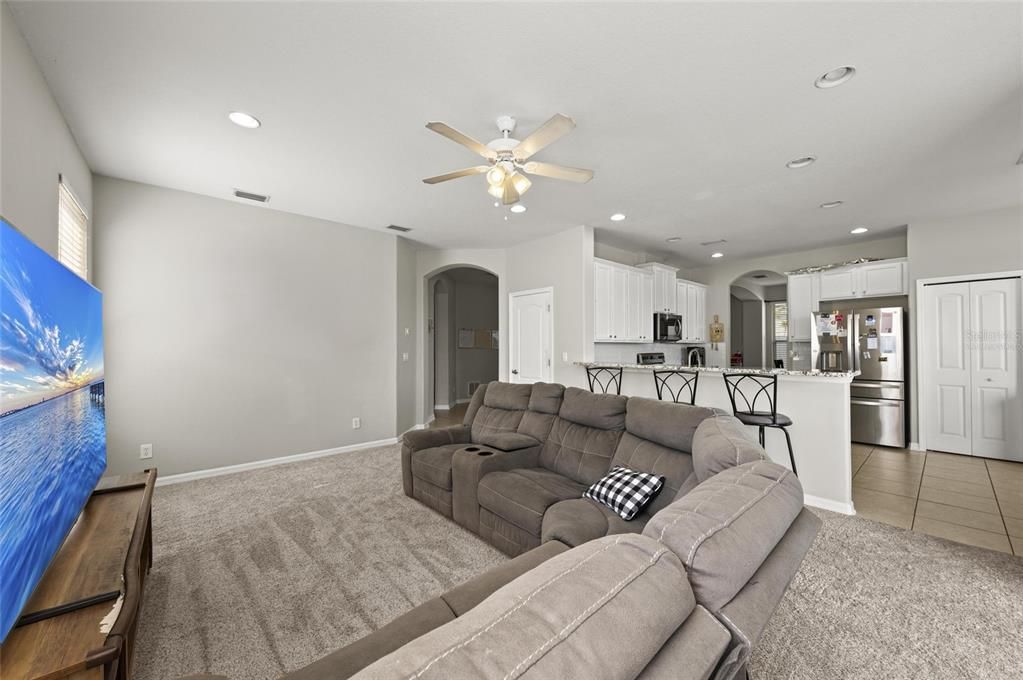 For Sale: $539,000 (5 beds, 2 baths, 2761 Square Feet)