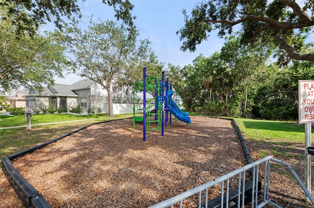 For Sale: $539,000 (5 beds, 2 baths, 2761 Square Feet)