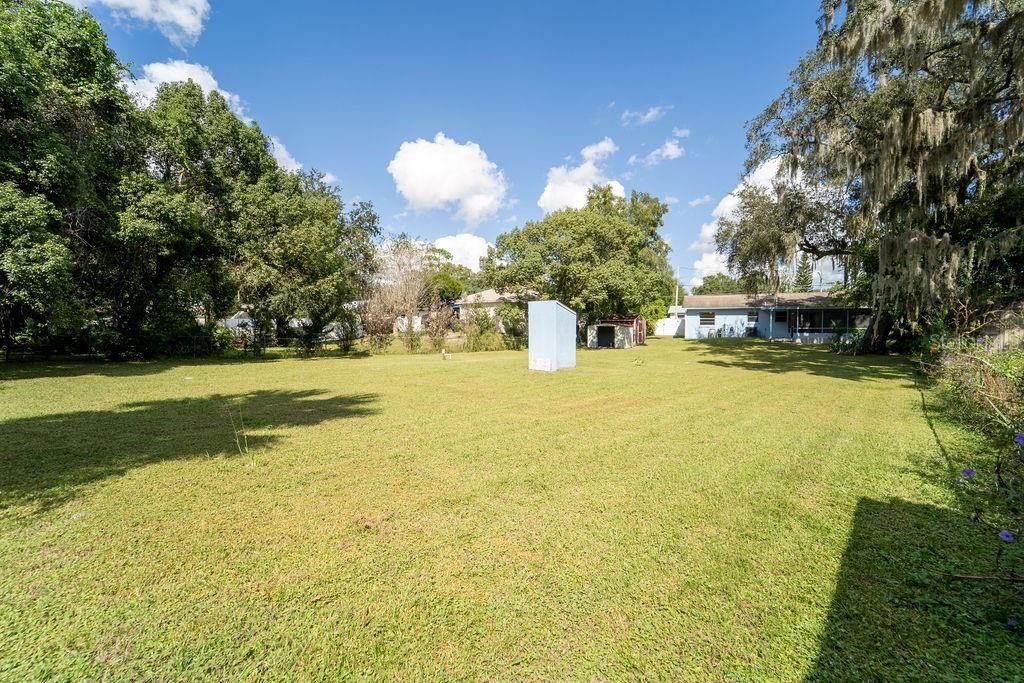 Active With Contract: $235,000 (3 beds, 1 baths, 988 Square Feet)