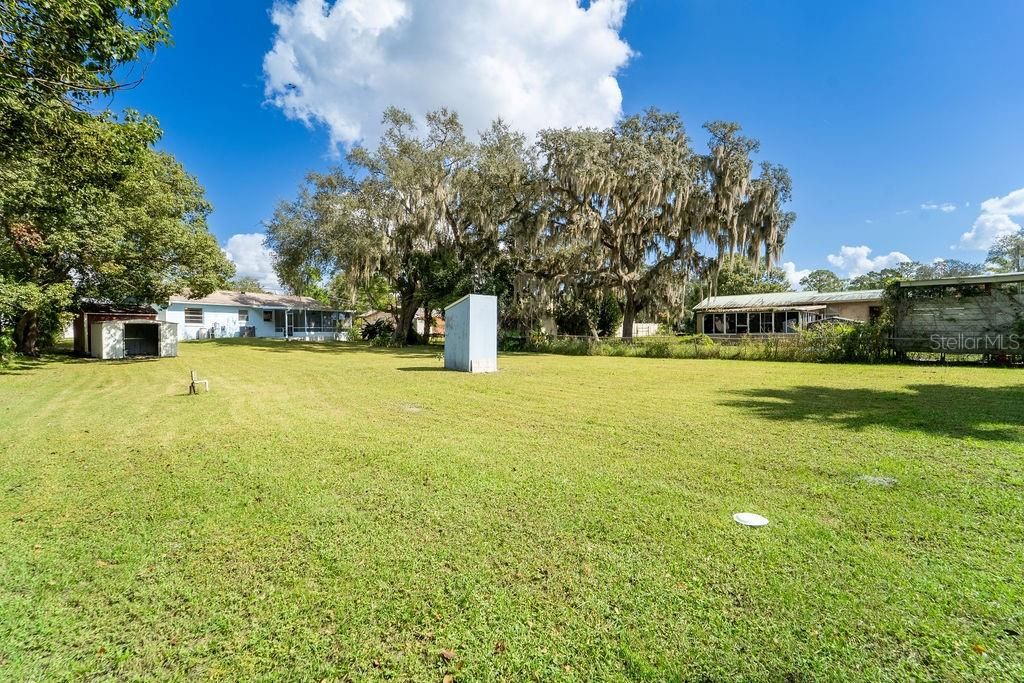 Active With Contract: $235,000 (3 beds, 1 baths, 988 Square Feet)