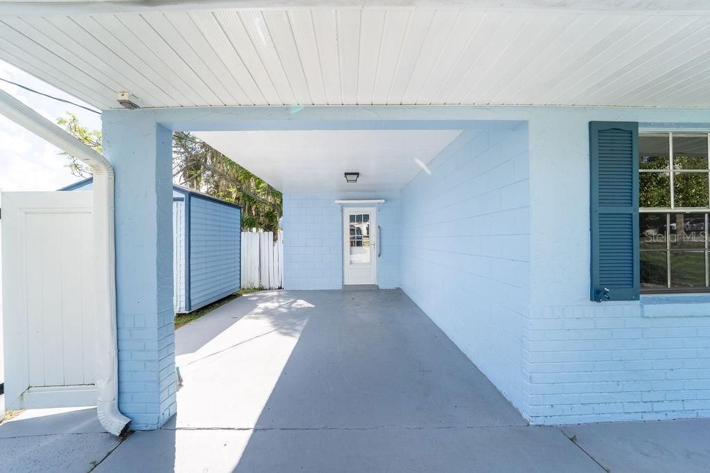 Active With Contract: $235,000 (3 beds, 1 baths, 988 Square Feet)