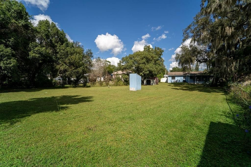 Active With Contract: $235,000 (3 beds, 1 baths, 988 Square Feet)