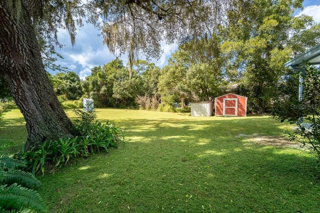 Active With Contract: $235,000 (3 beds, 1 baths, 988 Square Feet)