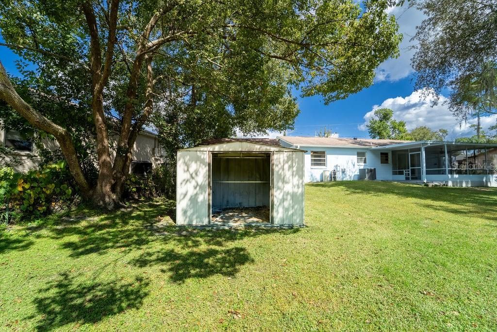 Active With Contract: $235,000 (3 beds, 1 baths, 988 Square Feet)