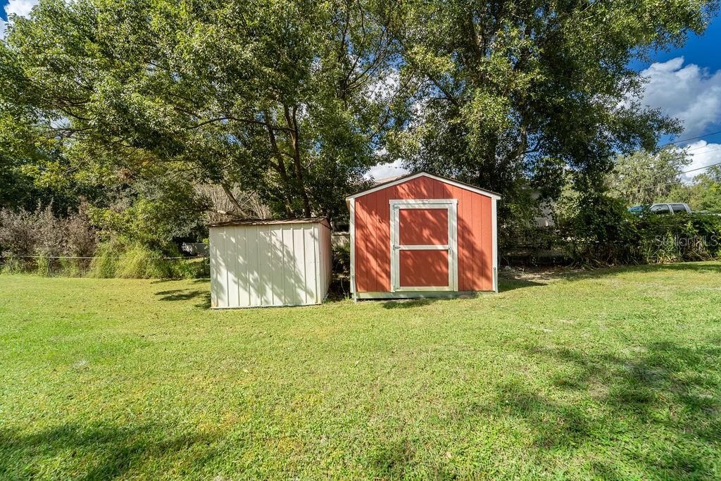 Active With Contract: $235,000 (3 beds, 1 baths, 988 Square Feet)