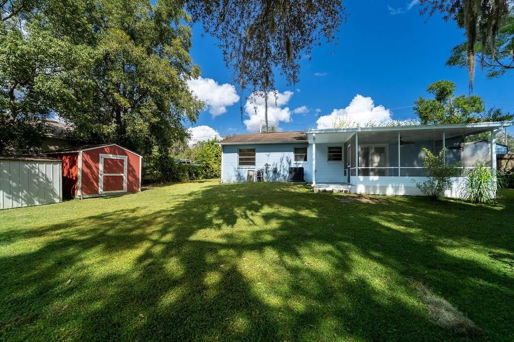 Active With Contract: $235,000 (3 beds, 1 baths, 988 Square Feet)