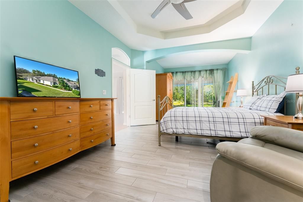 На продажу: $370,000 (3 спален, 2 ванн, 1828 Квадратных фут)