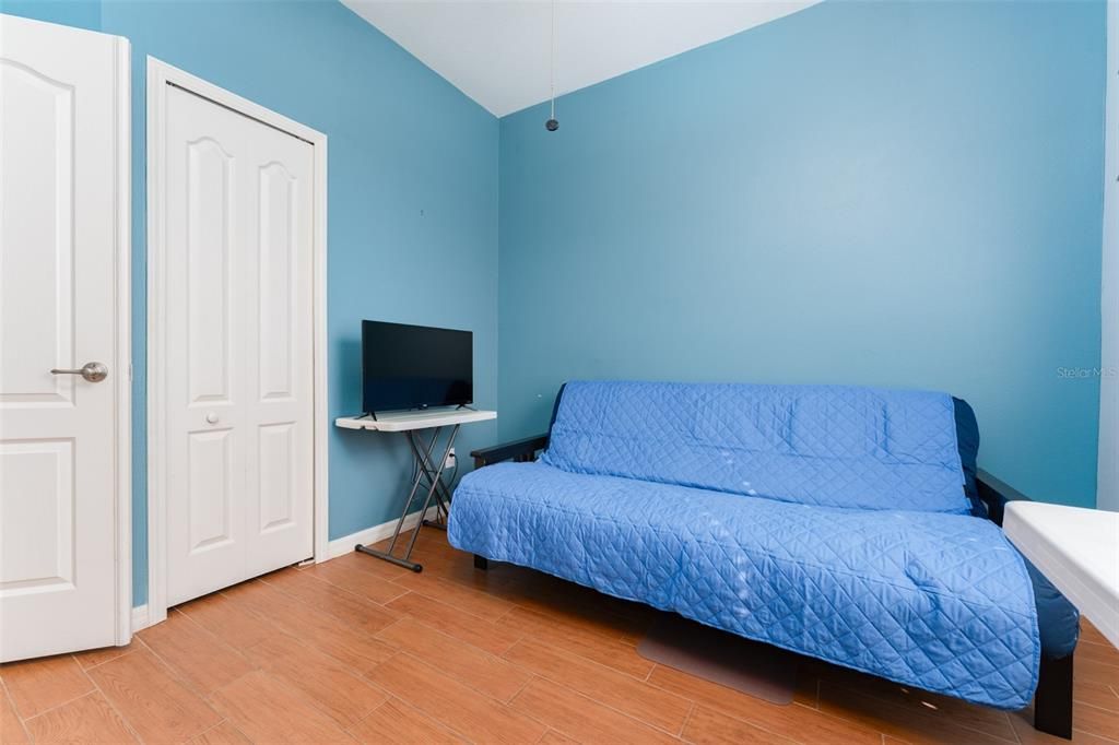 На продажу: $370,000 (3 спален, 2 ванн, 1828 Квадратных фут)