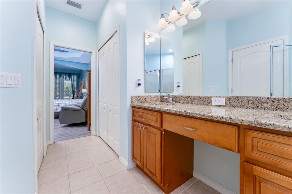 На продажу: $370,000 (3 спален, 2 ванн, 1828 Квадратных фут)