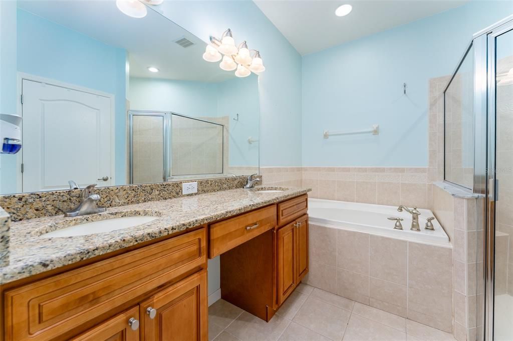 На продажу: $370,000 (3 спален, 2 ванн, 1828 Квадратных фут)