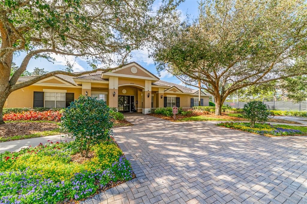 На продажу: $370,000 (3 спален, 2 ванн, 1828 Квадратных фут)