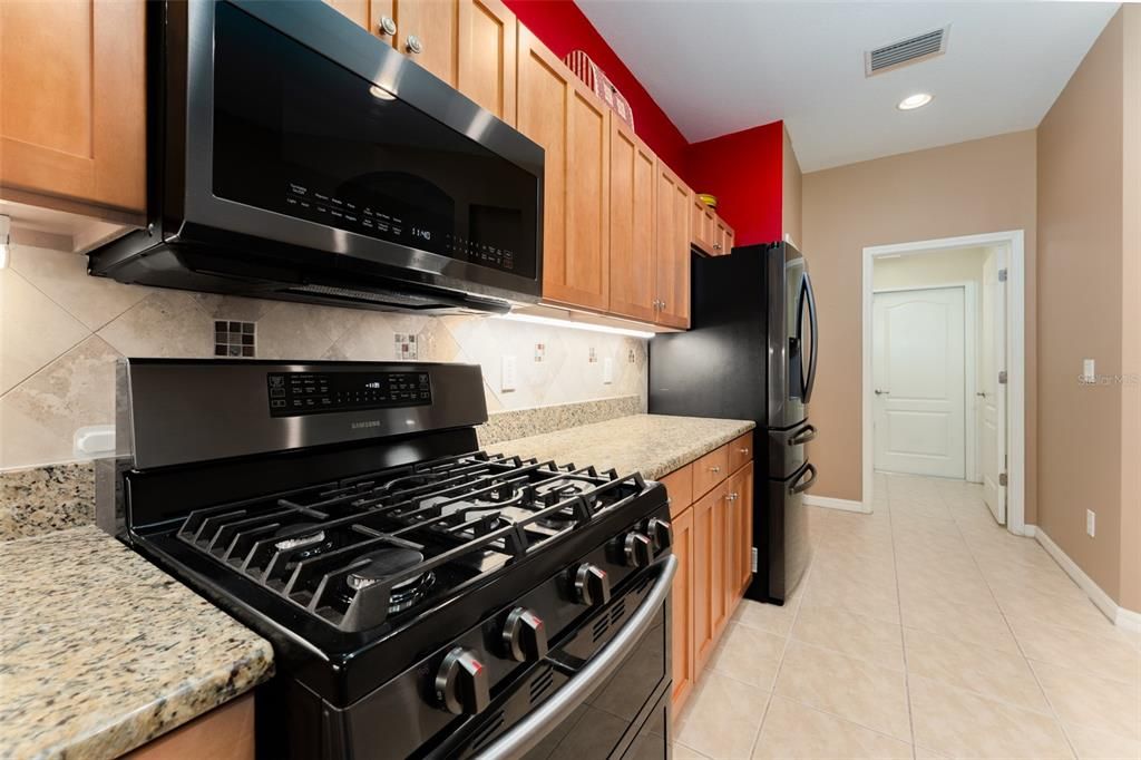 На продажу: $370,000 (3 спален, 2 ванн, 1828 Квадратных фут)