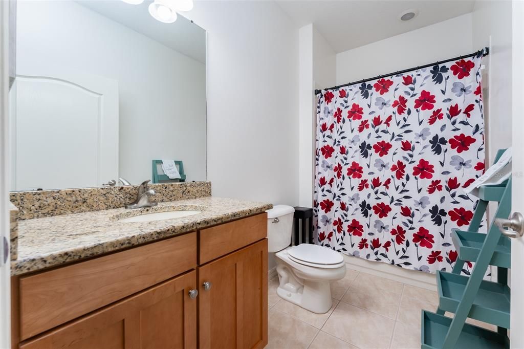 На продажу: $370,000 (3 спален, 2 ванн, 1828 Квадратных фут)