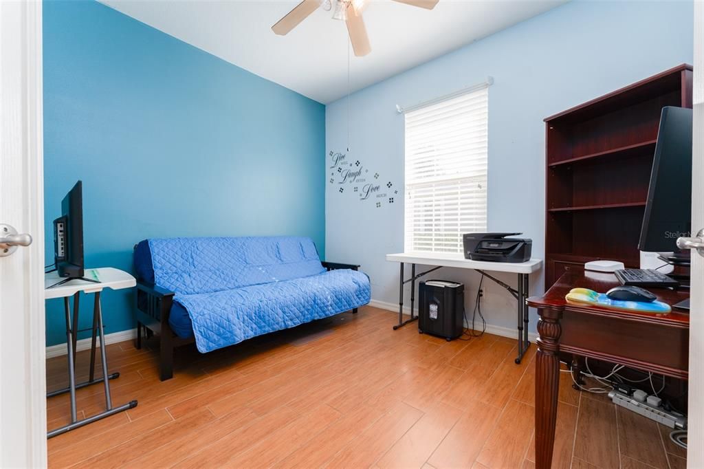 На продажу: $370,000 (3 спален, 2 ванн, 1828 Квадратных фут)