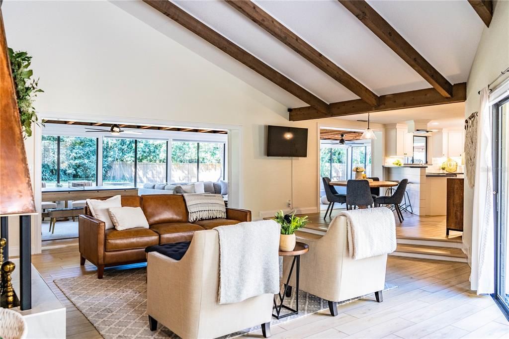 En Venta: $515,000 (3 camas, 2 baños, 2545 Pies cuadrados)