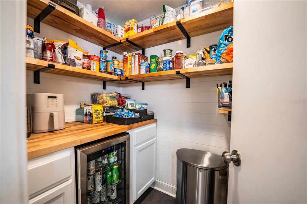 En Venta: $515,000 (3 camas, 2 baños, 2545 Pies cuadrados)