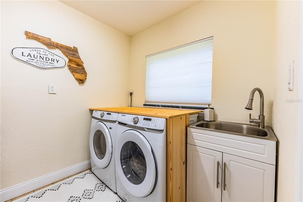 En Venta: $515,000 (3 camas, 2 baños, 2545 Pies cuadrados)