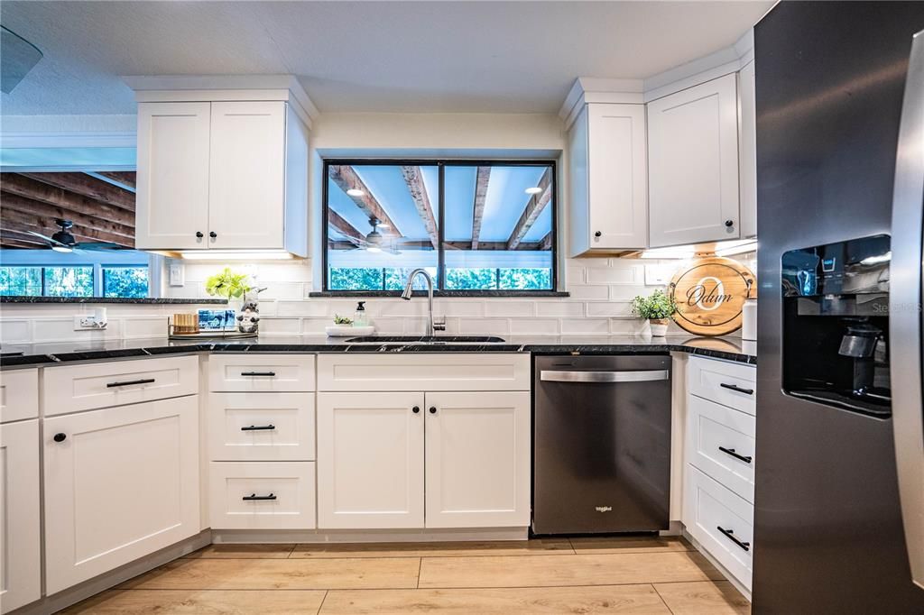 En Venta: $515,000 (3 camas, 2 baños, 2545 Pies cuadrados)