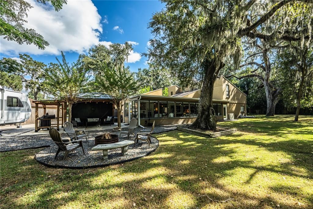 En Venta: $515,000 (3 camas, 2 baños, 2545 Pies cuadrados)