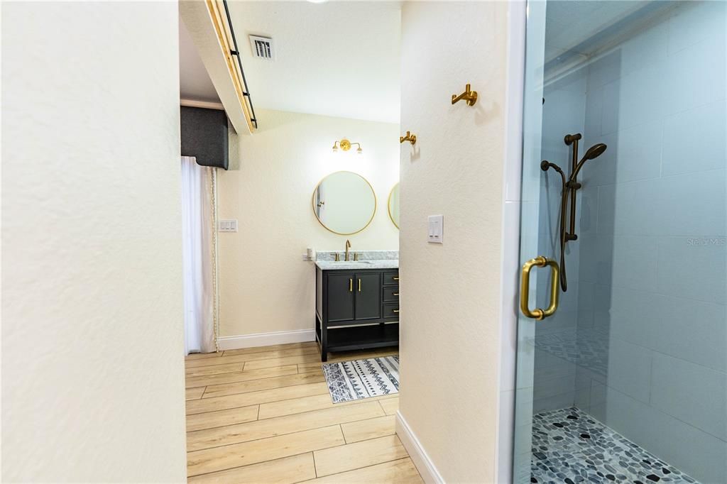 En Venta: $515,000 (3 camas, 2 baños, 2545 Pies cuadrados)