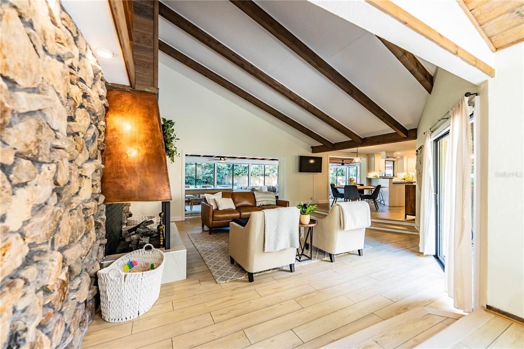 En Venta: $515,000 (3 camas, 2 baños, 2545 Pies cuadrados)