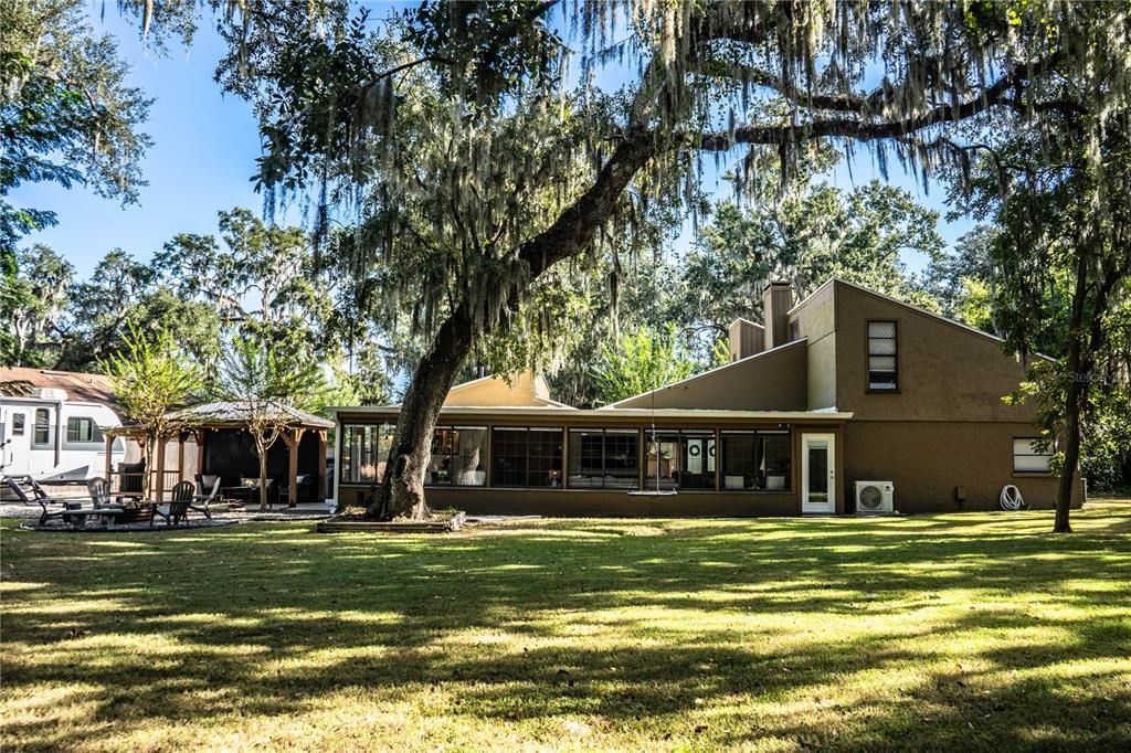 En Venta: $515,000 (3 camas, 2 baños, 2545 Pies cuadrados)