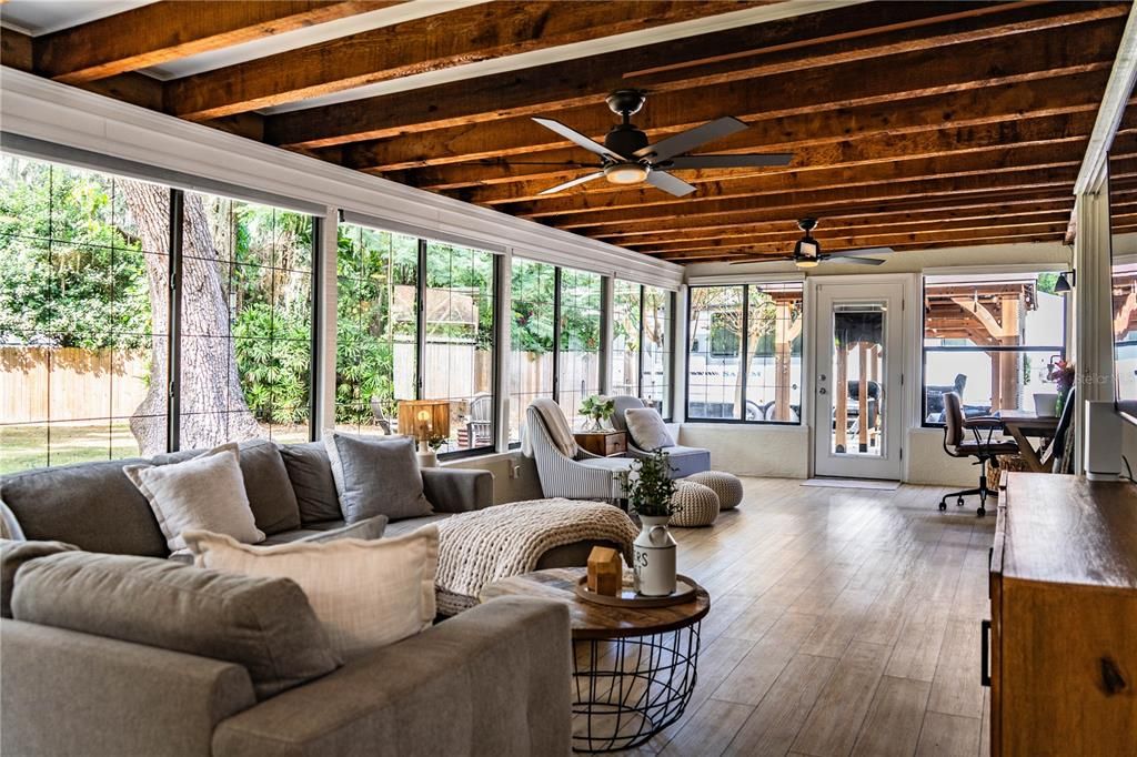 En Venta: $515,000 (3 camas, 2 baños, 2545 Pies cuadrados)