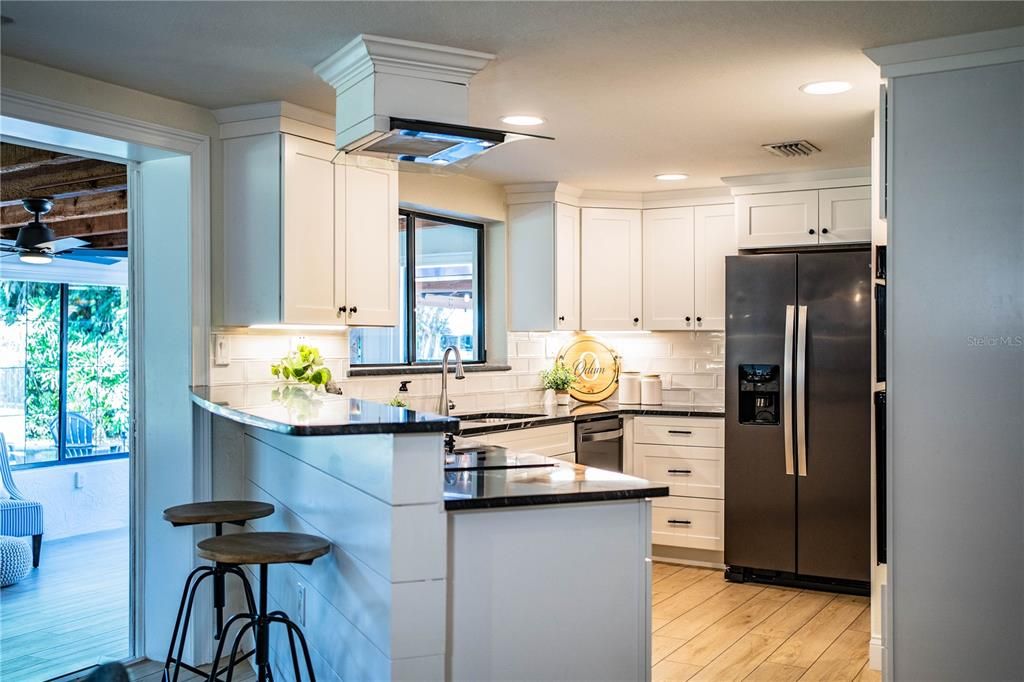 En Venta: $515,000 (3 camas, 2 baños, 2545 Pies cuadrados)