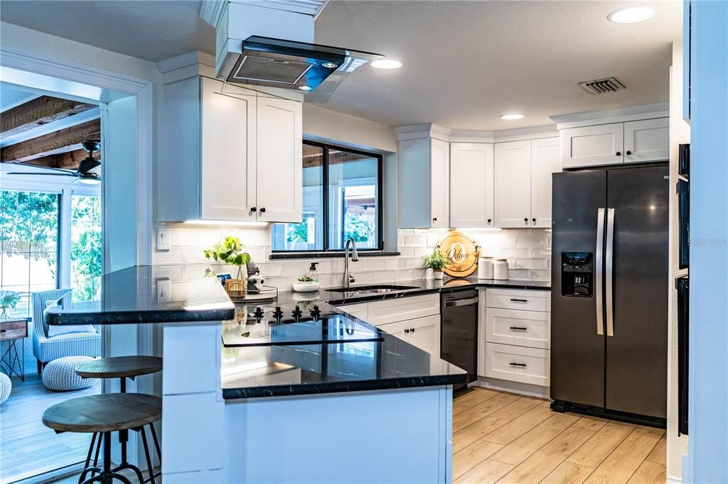 En Venta: $515,000 (3 camas, 2 baños, 2545 Pies cuadrados)