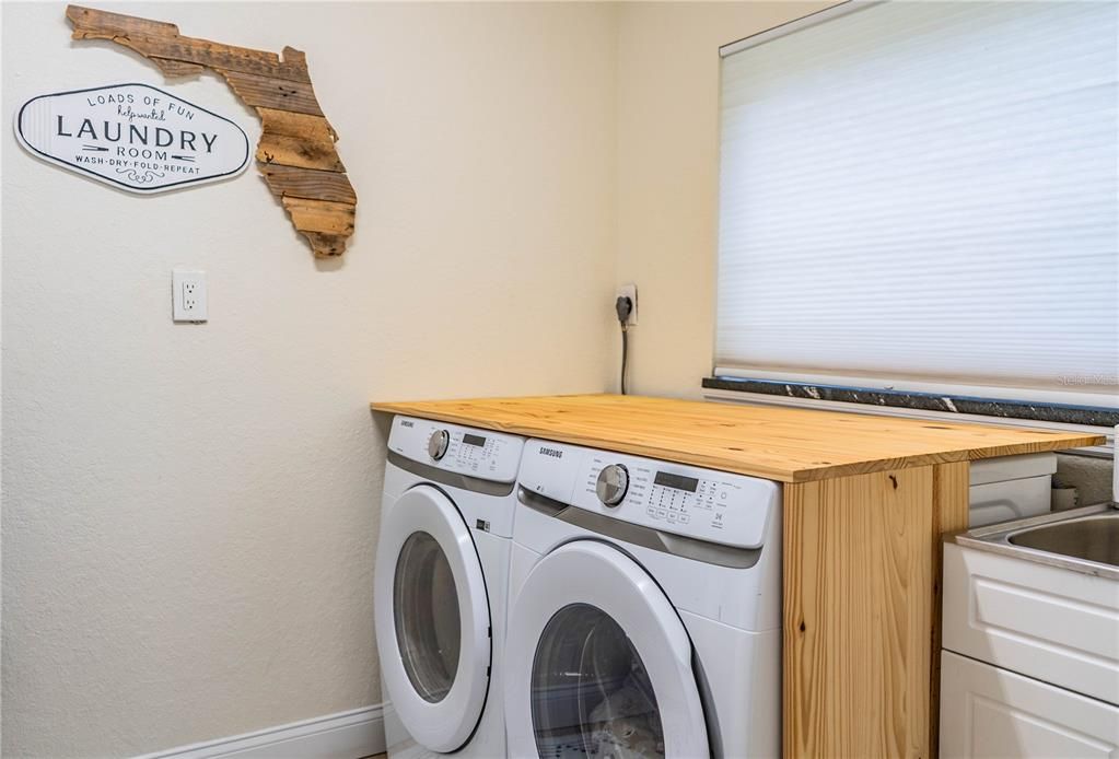 En Venta: $515,000 (3 camas, 2 baños, 2545 Pies cuadrados)