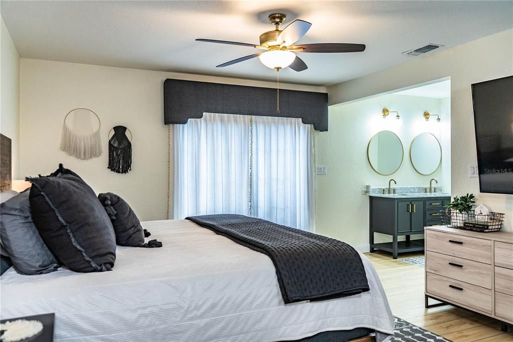 En Venta: $515,000 (3 camas, 2 baños, 2545 Pies cuadrados)