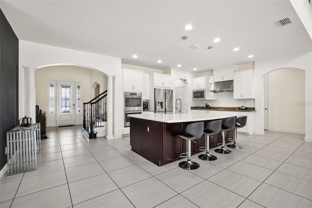 For Sale: $999,000 (6 beds, 5 baths, 4741 Square Feet)