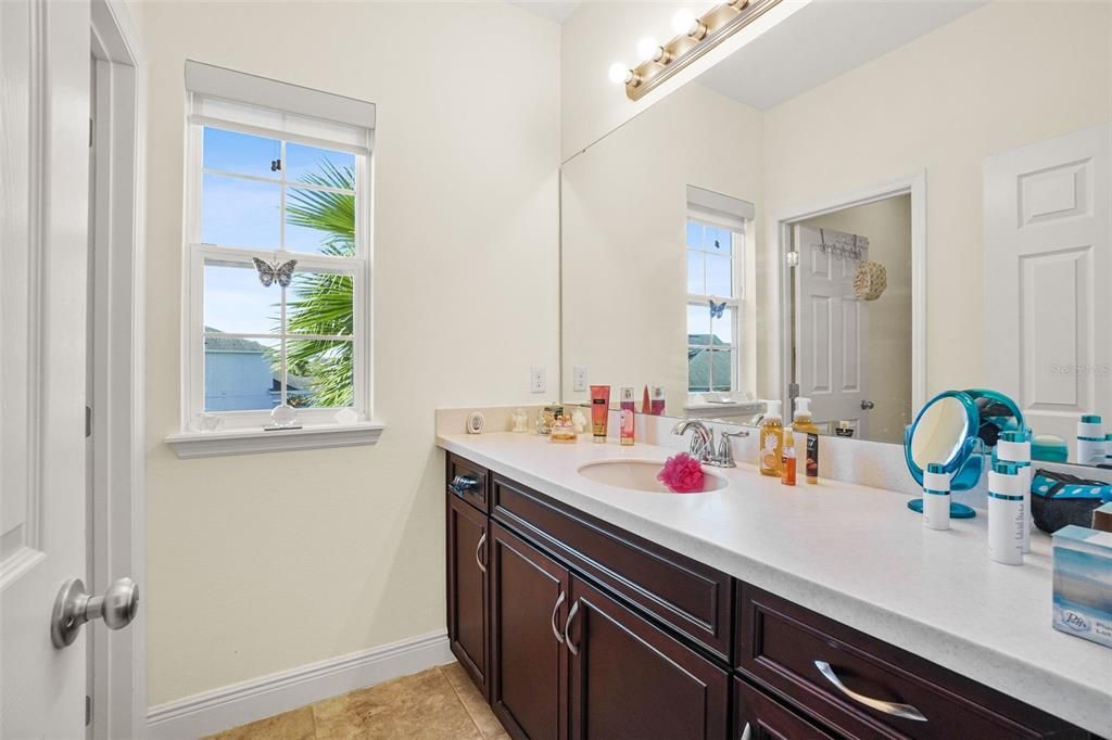 For Sale: $999,000 (6 beds, 5 baths, 4741 Square Feet)