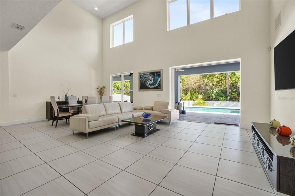 For Sale: $999,000 (6 beds, 5 baths, 4741 Square Feet)