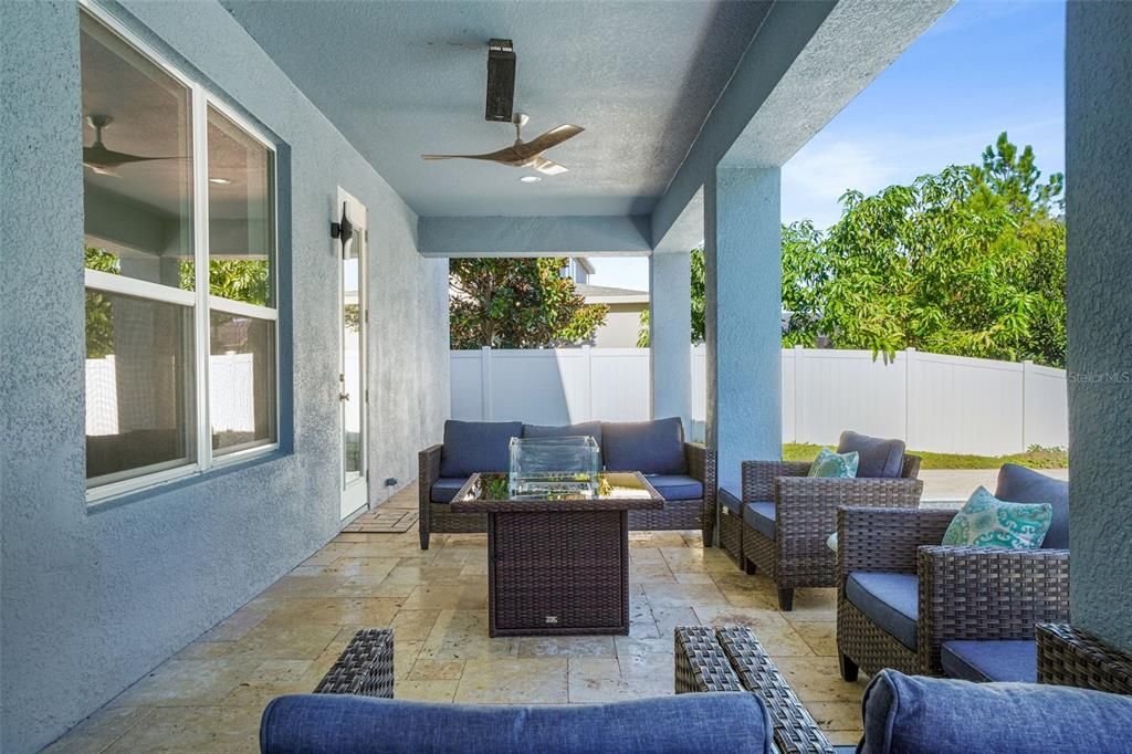 For Sale: $999,000 (6 beds, 5 baths, 4741 Square Feet)