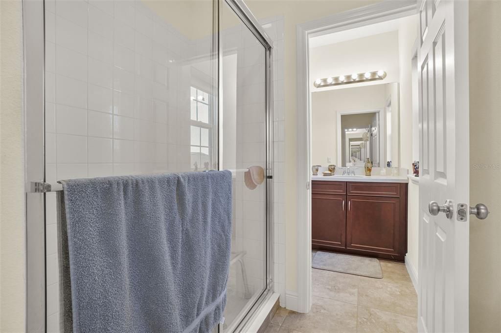 For Sale: $999,000 (6 beds, 5 baths, 4741 Square Feet)