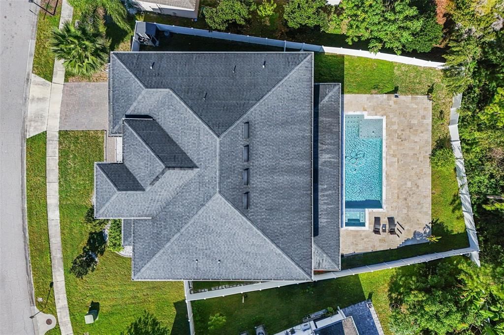 For Sale: $999,000 (6 beds, 5 baths, 4741 Square Feet)