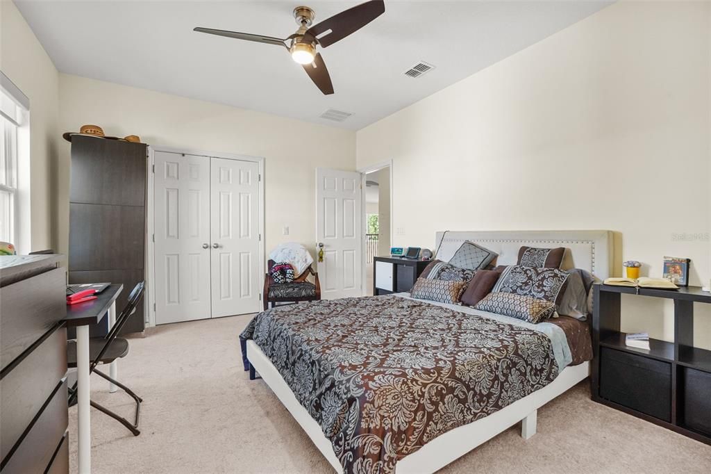 For Sale: $999,000 (6 beds, 5 baths, 4741 Square Feet)