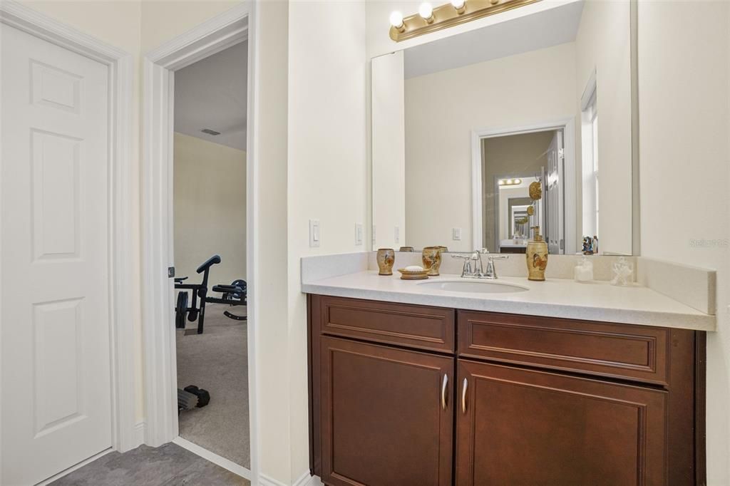 For Sale: $999,000 (6 beds, 5 baths, 4741 Square Feet)