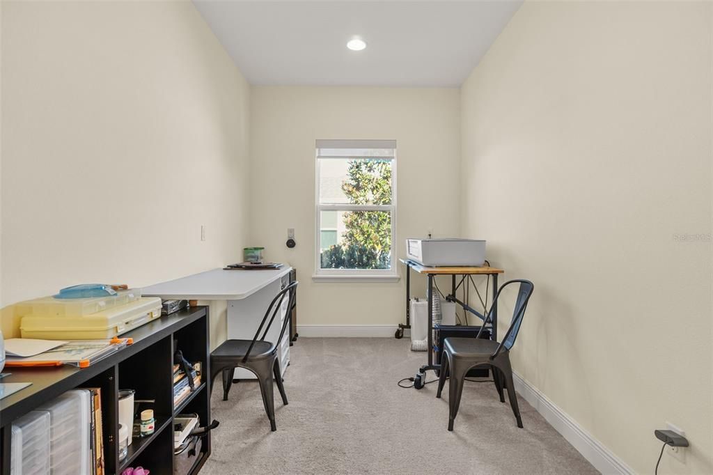 For Sale: $999,000 (6 beds, 5 baths, 4741 Square Feet)