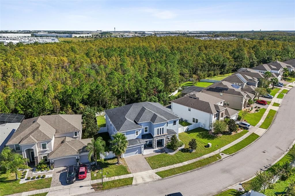 For Sale: $999,000 (6 beds, 5 baths, 4741 Square Feet)