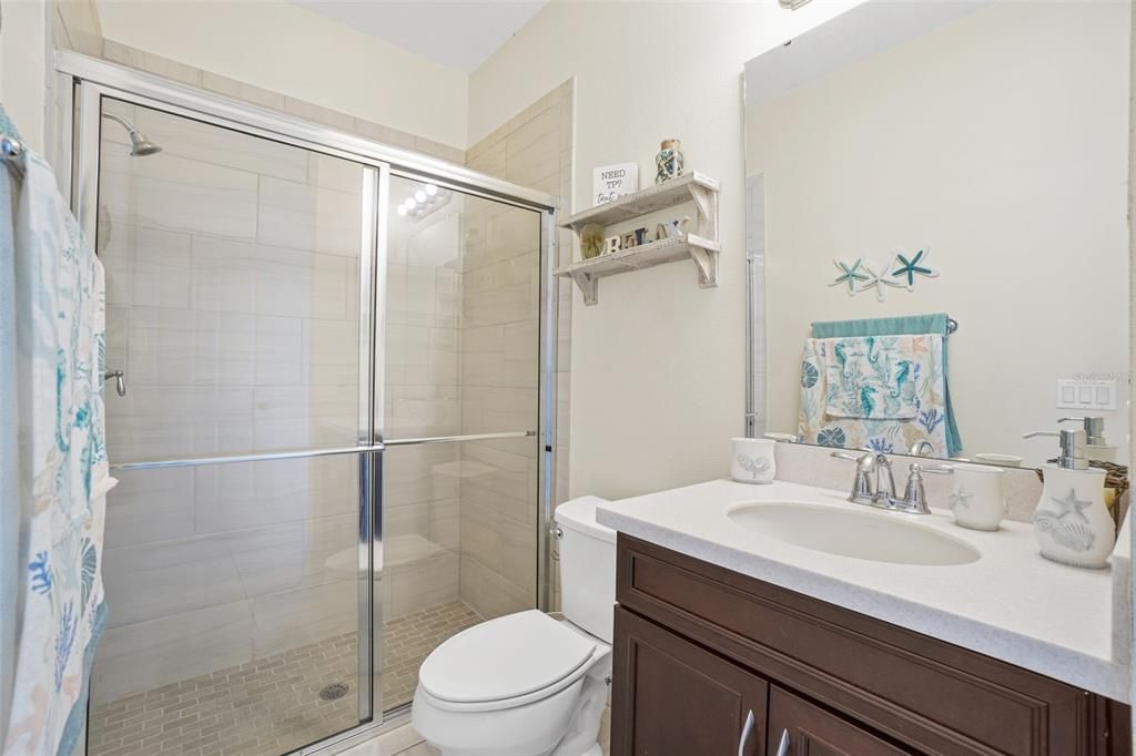 For Sale: $999,000 (6 beds, 5 baths, 4741 Square Feet)