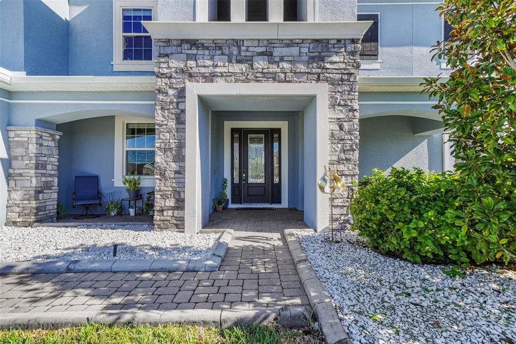 For Sale: $999,000 (6 beds, 5 baths, 4741 Square Feet)