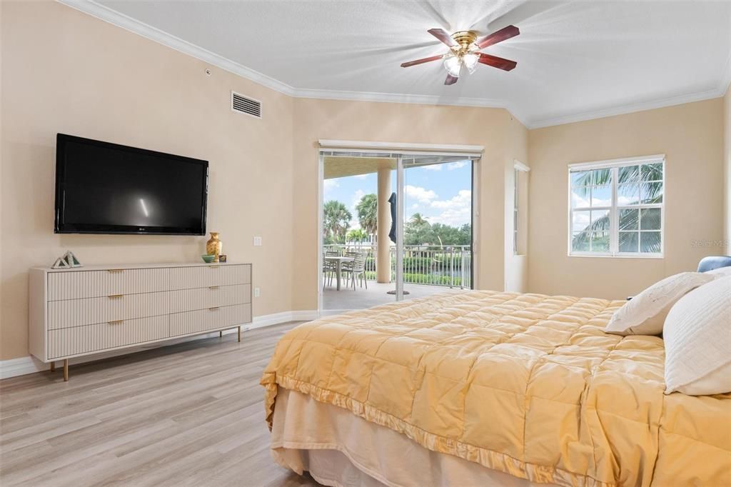 For Sale: $949,000 (3 beds, 3 baths, 3771 Square Feet)